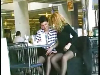 Busty nhật bản phim sex gái xinh nhật Rae hút vòi nước của người lái xe taxi